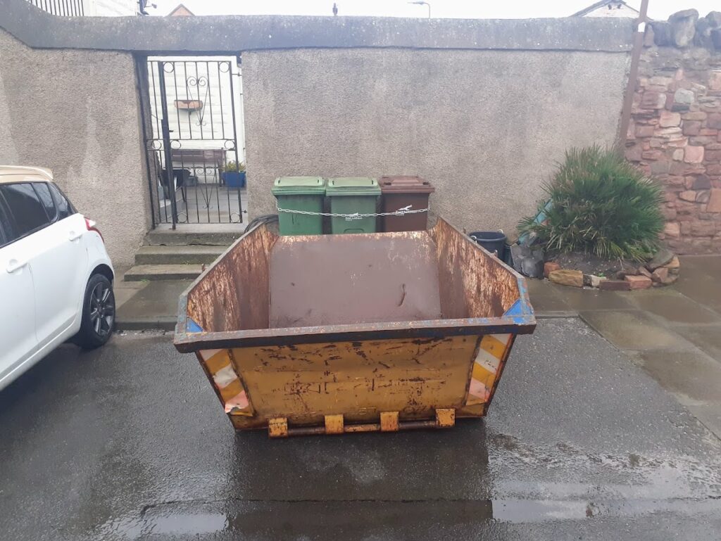 6-yard skip hire in the UK, click and book a small 6-yard skip online near you