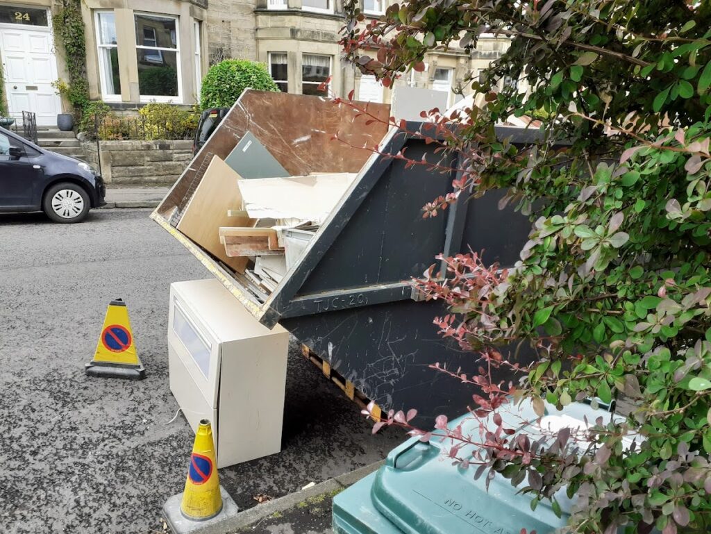Skip Hire in England, Scotland, and Wales, View our Range of Commercial and Domestic skips for hire in the UK